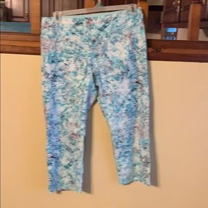 Calvin Klein Performance  Printed Capri Leggings